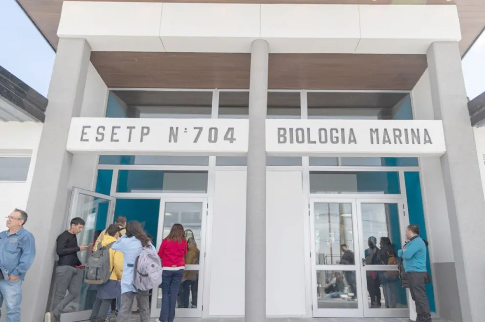 Con la reapertura del nuevo edificio, los alumnos del colegio Biología Marina retornaron a clases