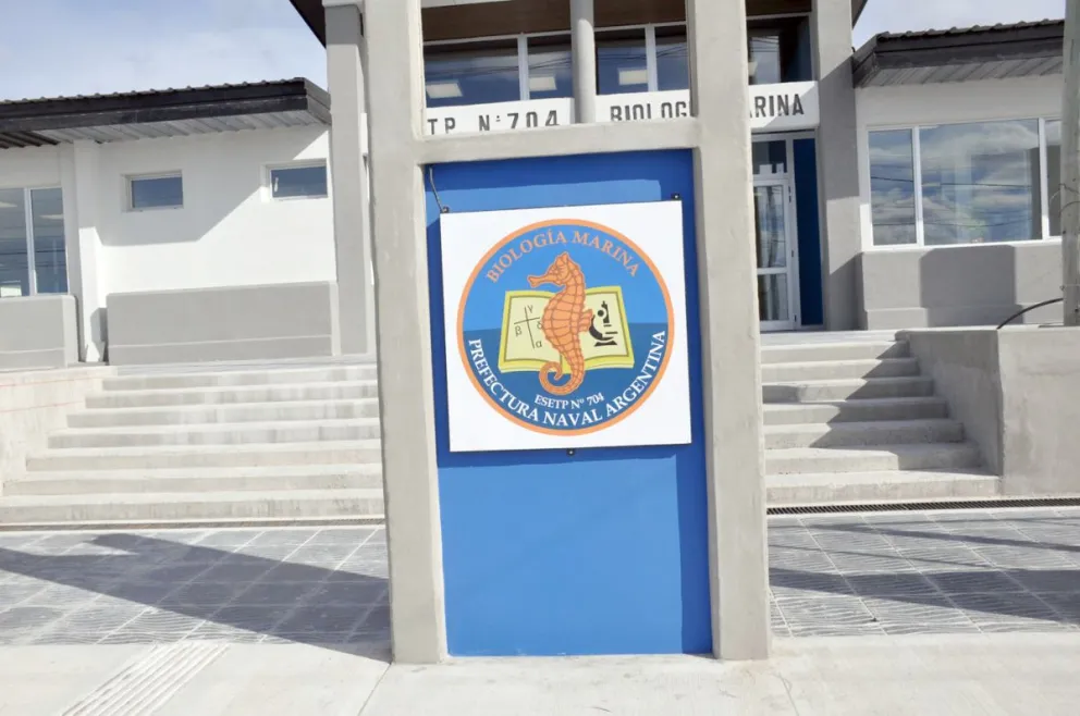 “Volver a nuestro edificio es una caricia al alma”, dijo la directora Lorna Cárcamo