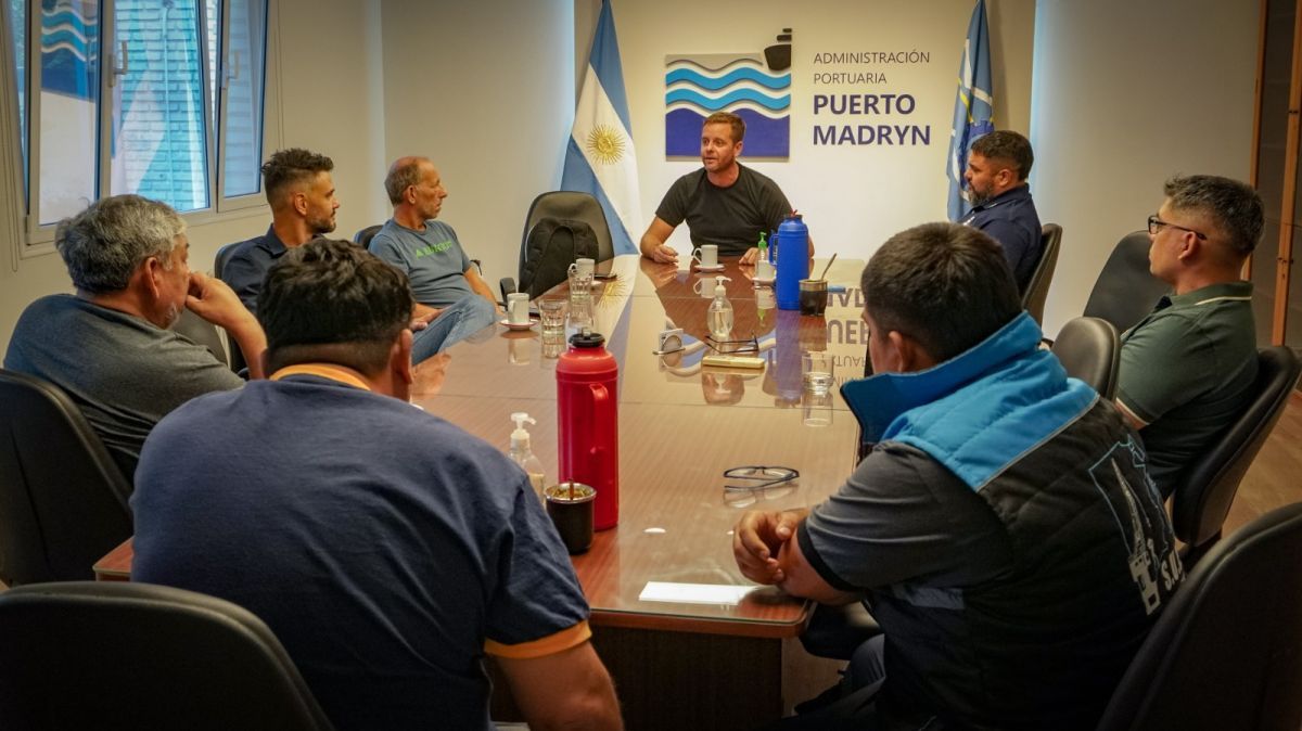 Provincia avanza en gestiones para incrementar la frecuencia de buques portacontenedores