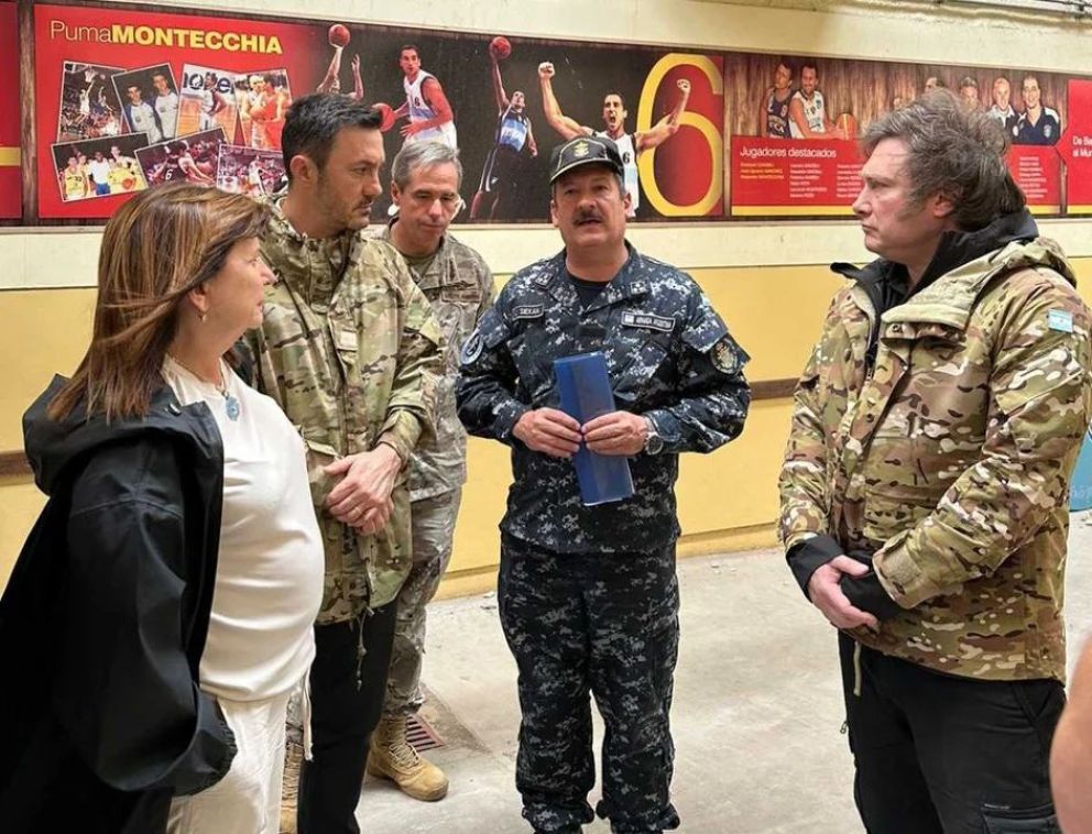 Tras el temporal, Milei viajó a Bahía Blanca y se reunió con Bullrich y Petri