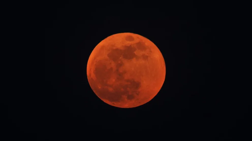 Eclipse lunar total: podrá verse la luna de sangre