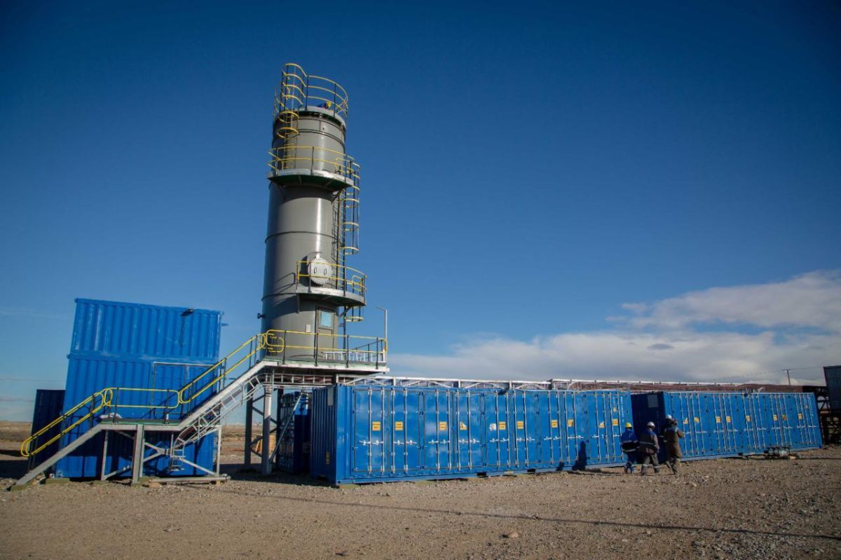 YPF inicia la evaluación para una posible venta de Manantiales Behr