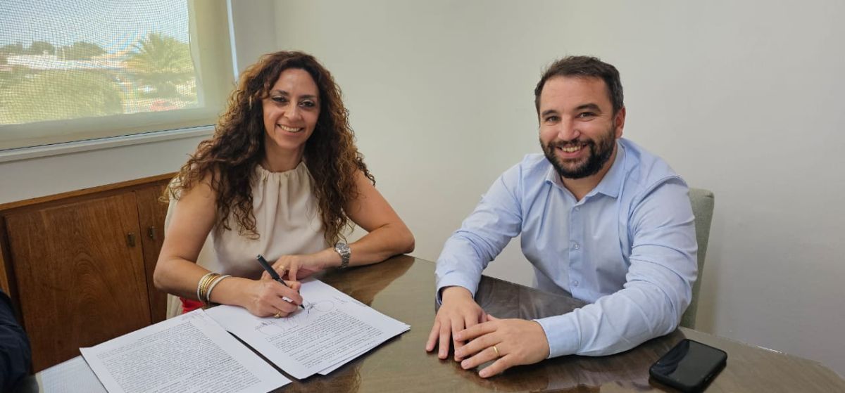 El gobierno provincial y el municipio de Camarones firmaron un convenio para el mantenimiento y operatividad del Acueducto