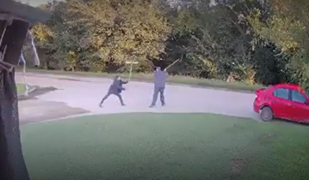 Pelea a escobazos entre barrenderos en Coronel Vidal se vuelve viral