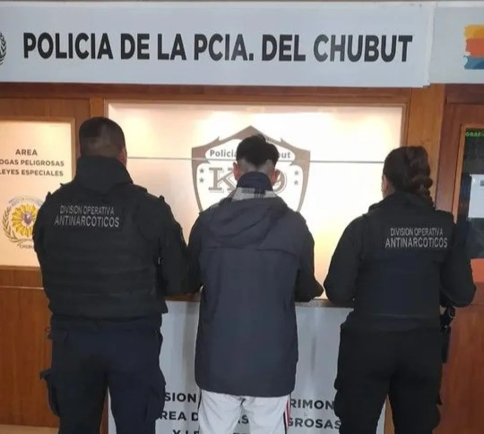 Detuvieron en la terminal de Esquel a un prófugo con pedido de captura