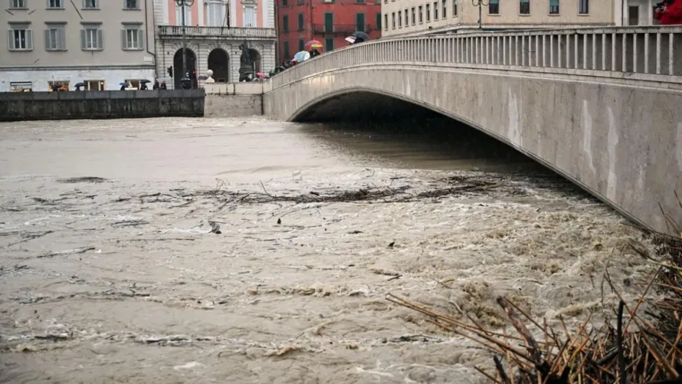 Graves inundaciones en el norte de Italia obligan a evacuaciones y declarar alerta roja