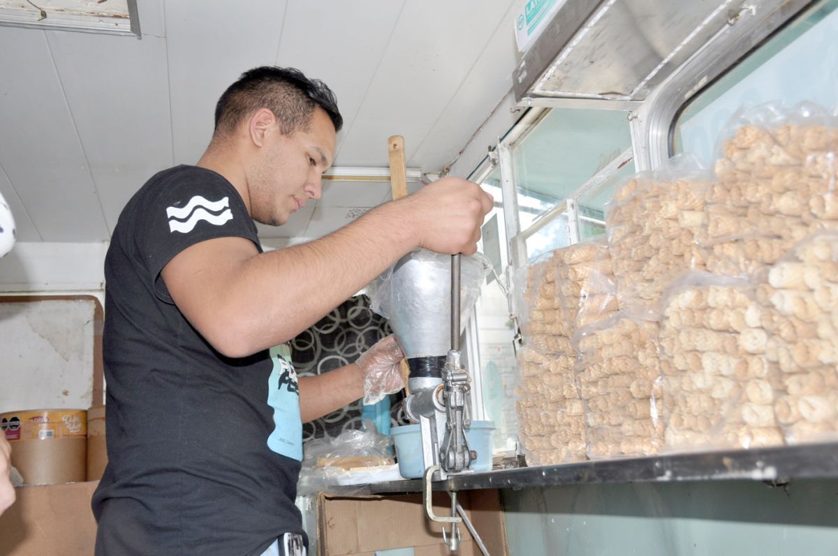 De vender cubanitos en Comodoro a organizar una campaña solidaria para su ciudad natal de Bahía Blanca