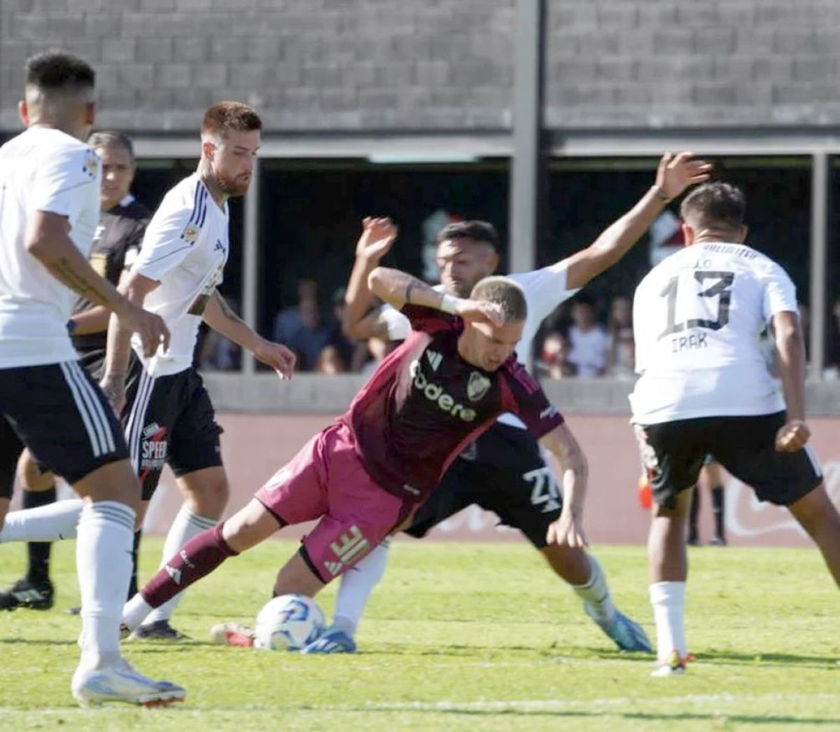 Otra pobre imagen de River ante Deportivo Riestra