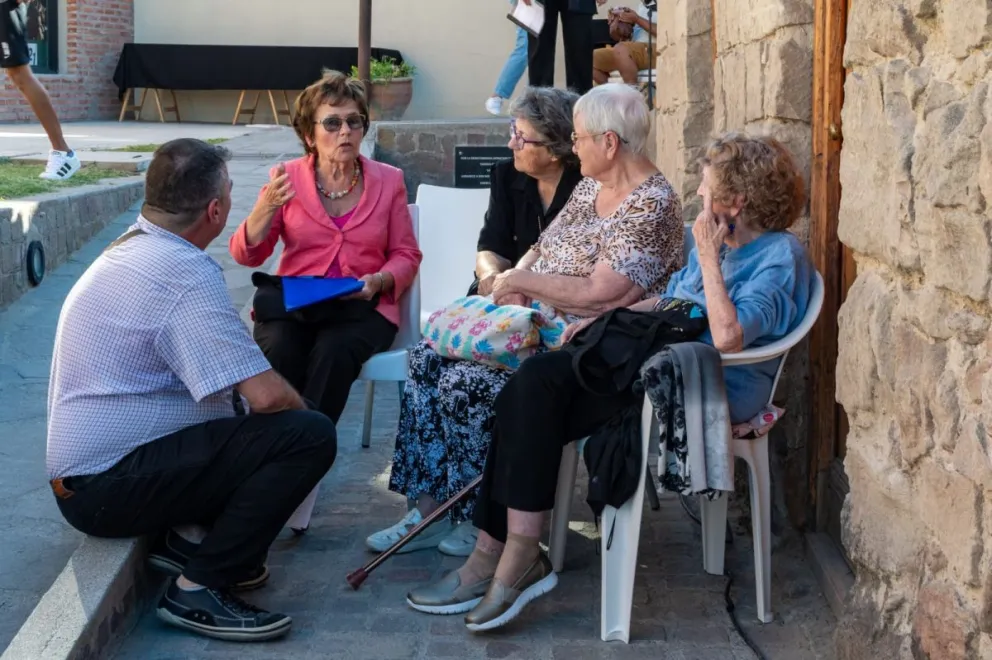 La Municipalidad de Gaiman presentó la exposición “Mujeres de la Colonia: Visibles y Reales”