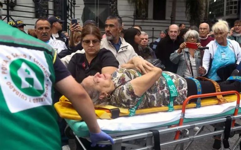 La jubilada golpeada por el policía en el Congreso volverá a manifestarse