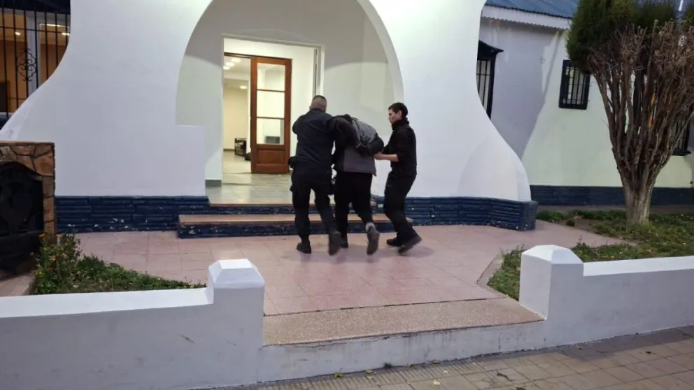 Río Gallegos: incendiaron el auto de un juez y detuvieron a un sospechoso