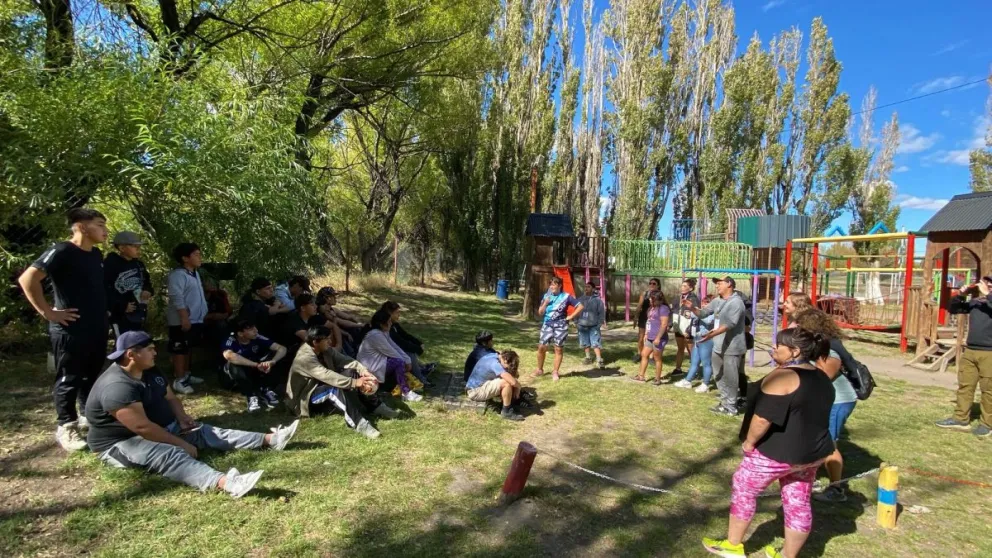 Los adolescentes de “La Esquina” viajaron e intercambiaron experiencias con juventudes de Sarmiento