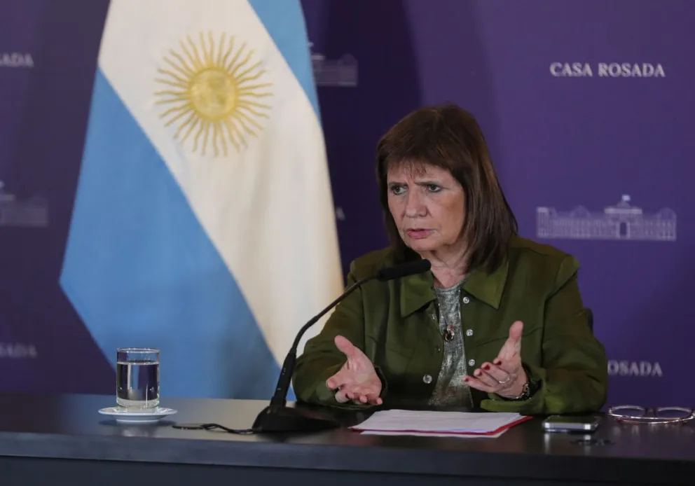 Patricia Bullrich presentó el proyecto de Ley Antibarras