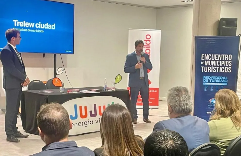 Merino presentó en Salta y Jujuy la marca Trelew en el Encuentro de Municipios Turísticos de la Argentina