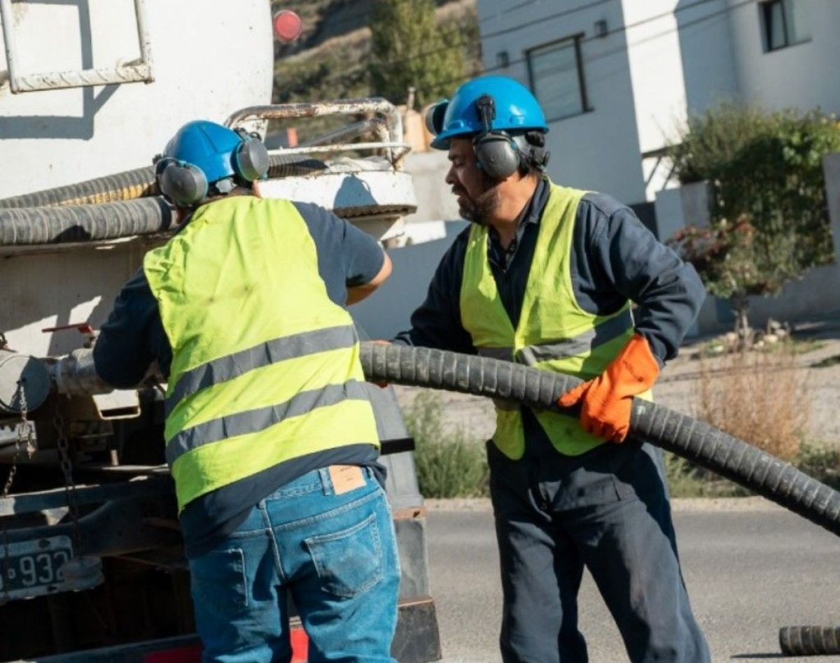 Mejoras en el servicio de agua y cloacas: nuevas obras en Comodoro y Rada Tilly