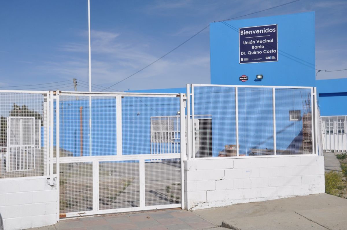 La vecinal de Quirno Costa reabrió sus puertas tras dos semanas cerrada por amenazas