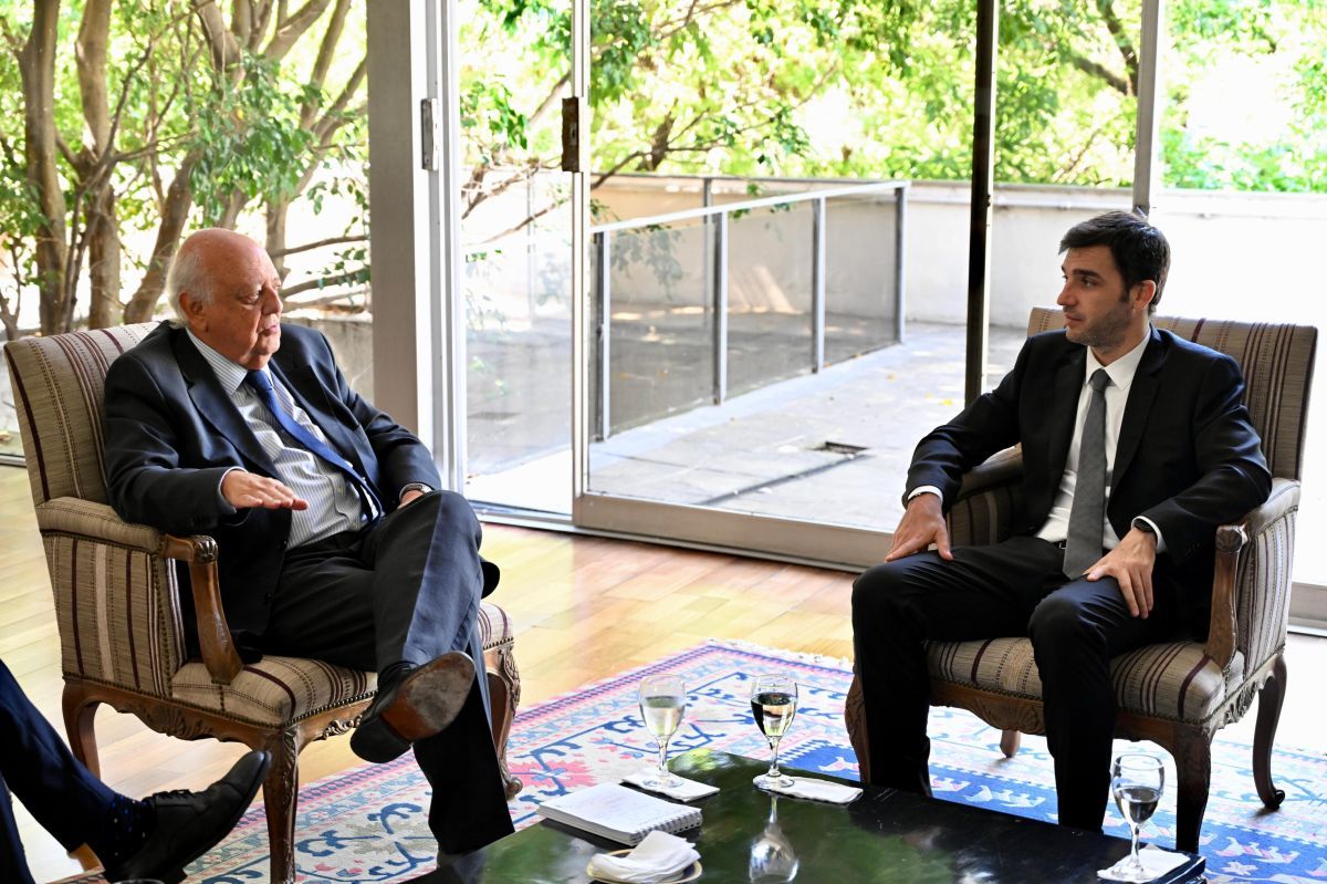 Torres se reunió con el embajador de Chile para avanzar en una agenda bilateral que incluye el desarrollo del Corredor Bioceánico entre Chubut y la Región de Aysén