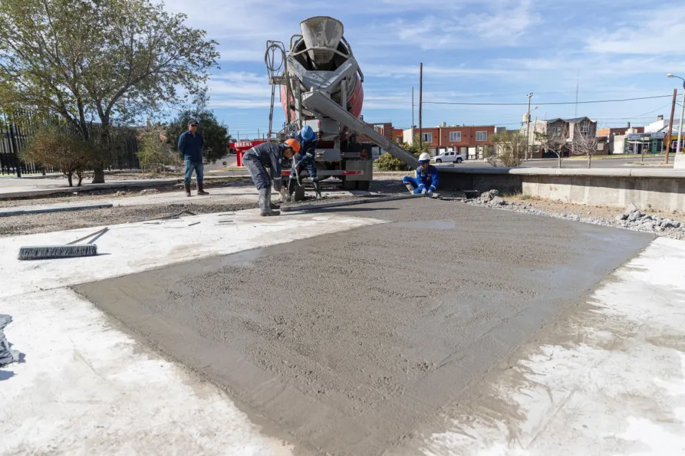 Avanzan las obras de mejora y ampliación en la nueva plaza del barrio Quirno Costa