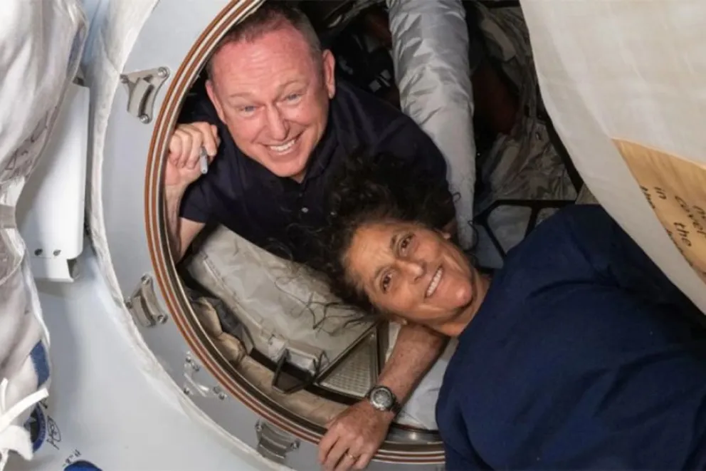 Tras meses varados en el espacio, dos astronautas de la NASA regresaron a la Tierra