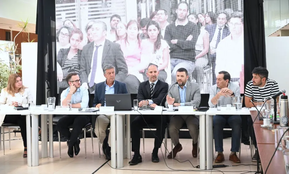 La Legislatura de Chubut analizó la situación legal de COMBE en una reunión plenaria