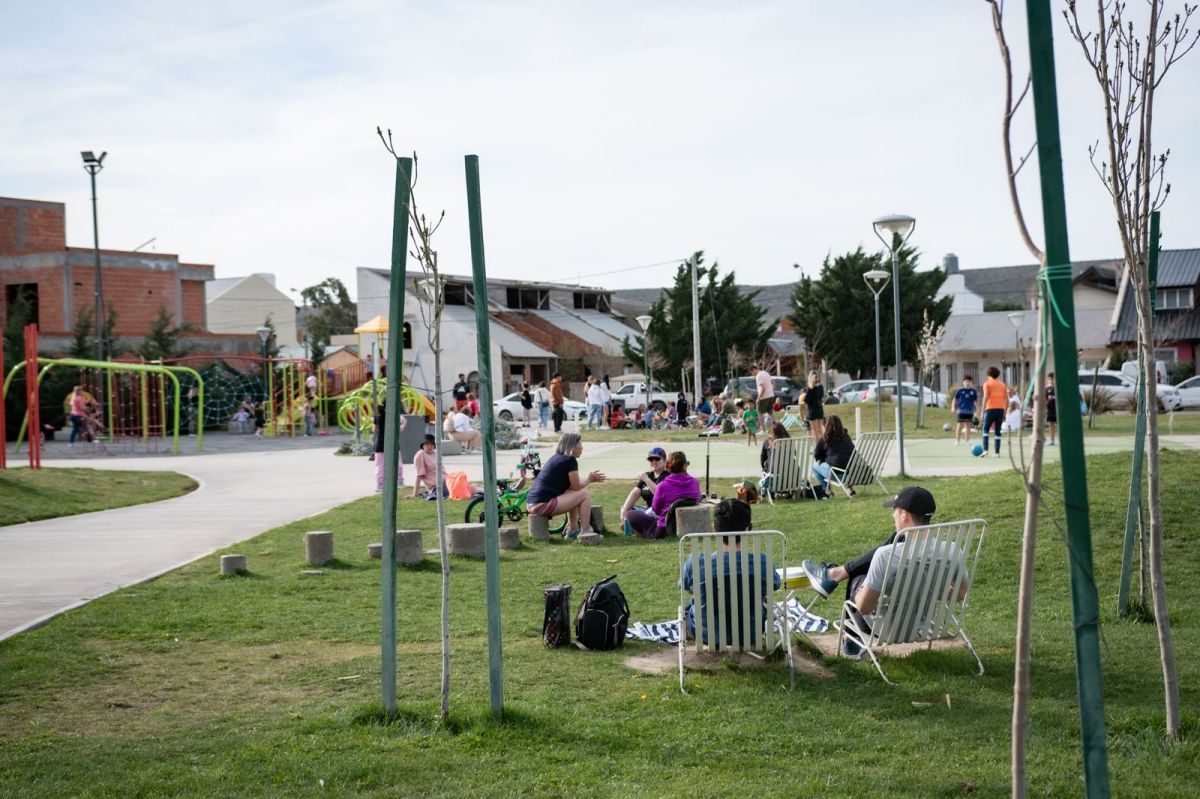 Rada Tilly avanza con la construcción de una nueva plaza en el barrio 112 Lotes