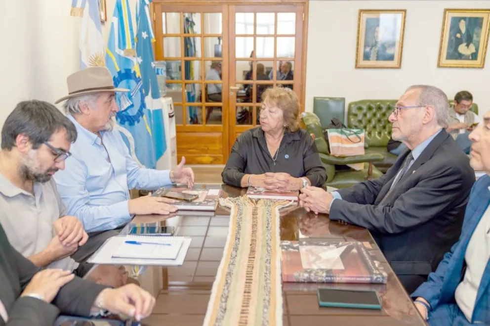 Othar mantuvo una reunión con el Director del Archivo General de la Nación