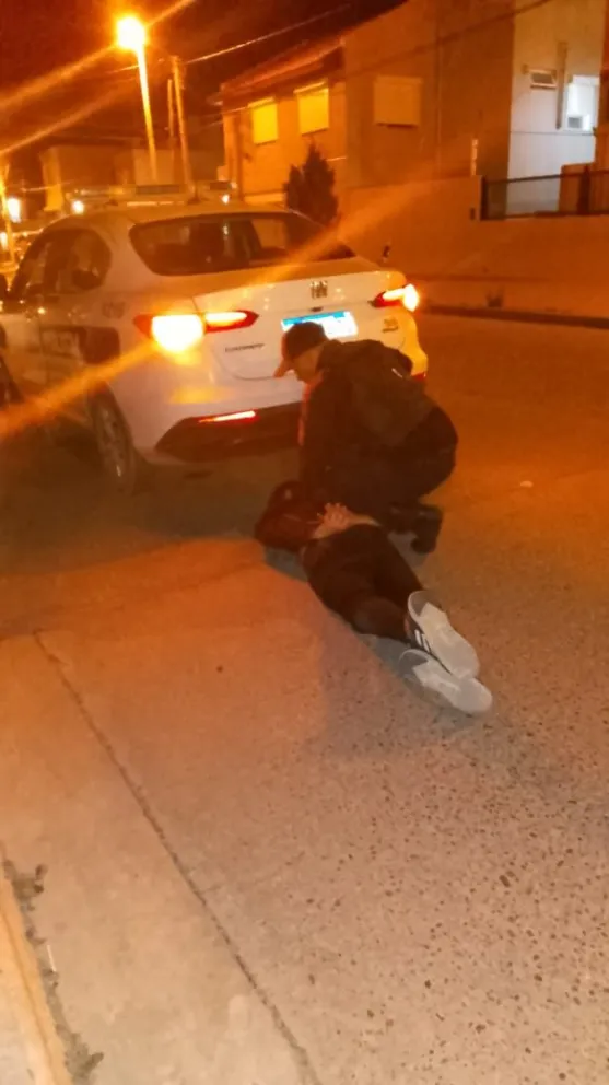 Robo en barrio Pueyrredón: lo atraparon tras escalar un muro de 2,40 metros