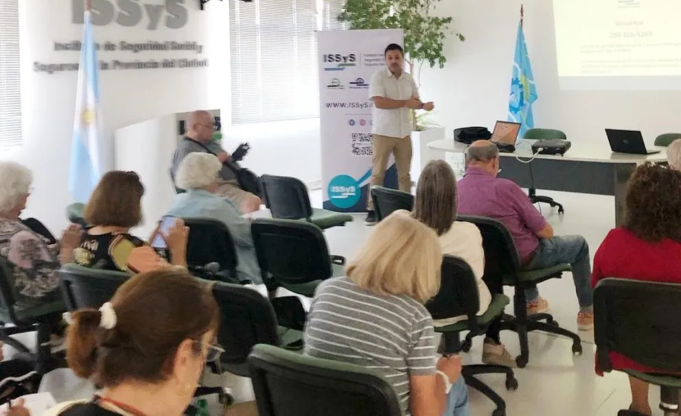 Jubilados y pensionados de Trelew se capacitaron en uso de plataformas digitales