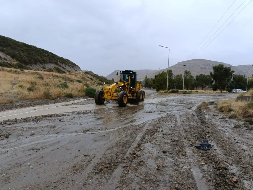 El Municipio avanza en la limpieza de los sectores anegados por la lluvia