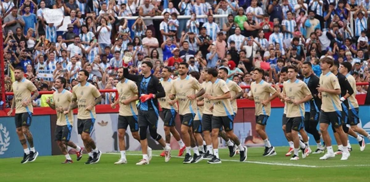 Triunfo de la Selección Argentina en un amistoso solidario ante la Sub-20