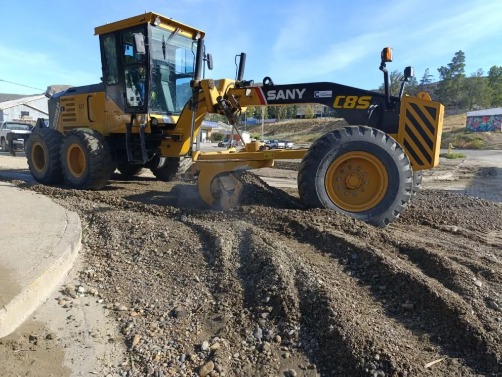 Posterior a las lluvias, el Municipio lleva adelante tareas de limpieza y saneamiento en los barrios