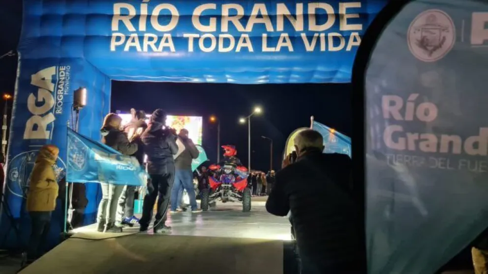 Se realizó la Largada Simbólica de ‘La Vuelta a la Tierra del Fuego’ en Río Grande