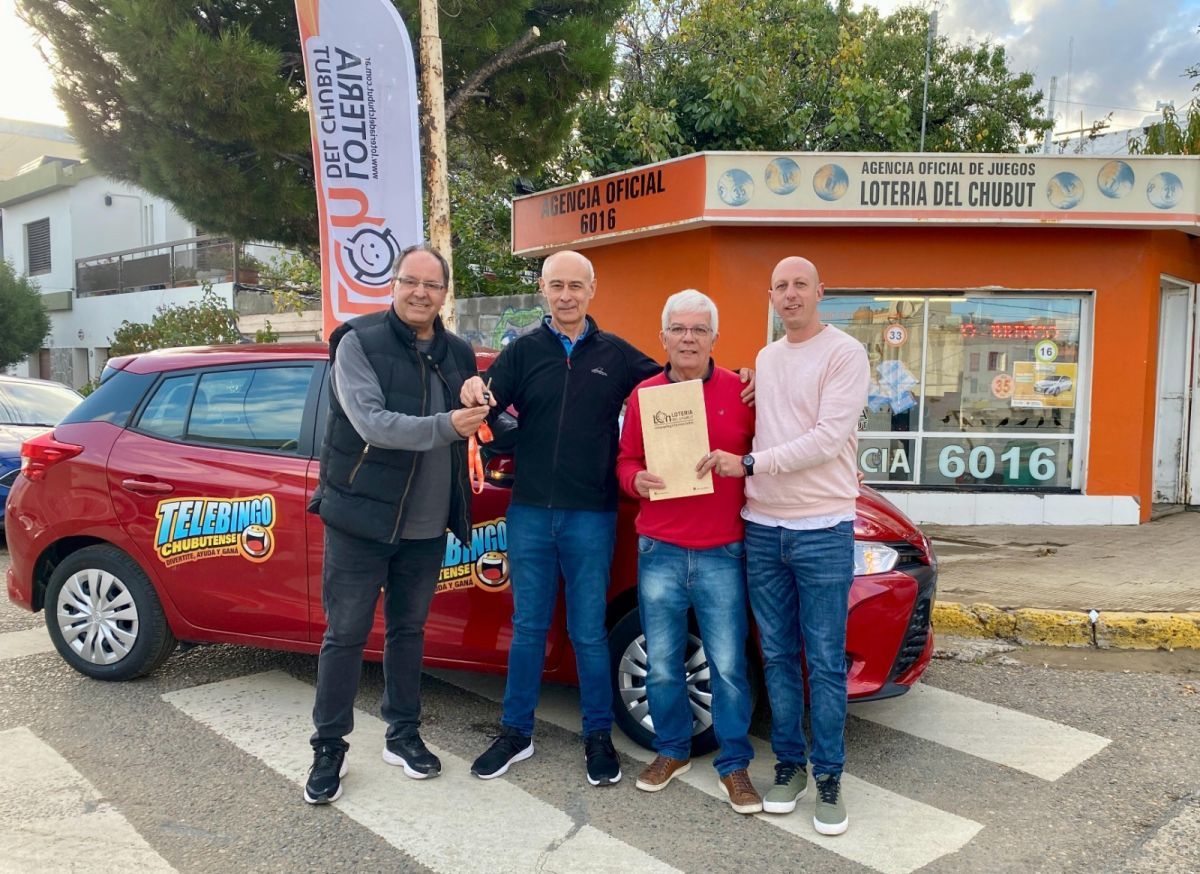 Lotería entregó un auto a un ganador del Telebingo de Comodoro Rivadavia