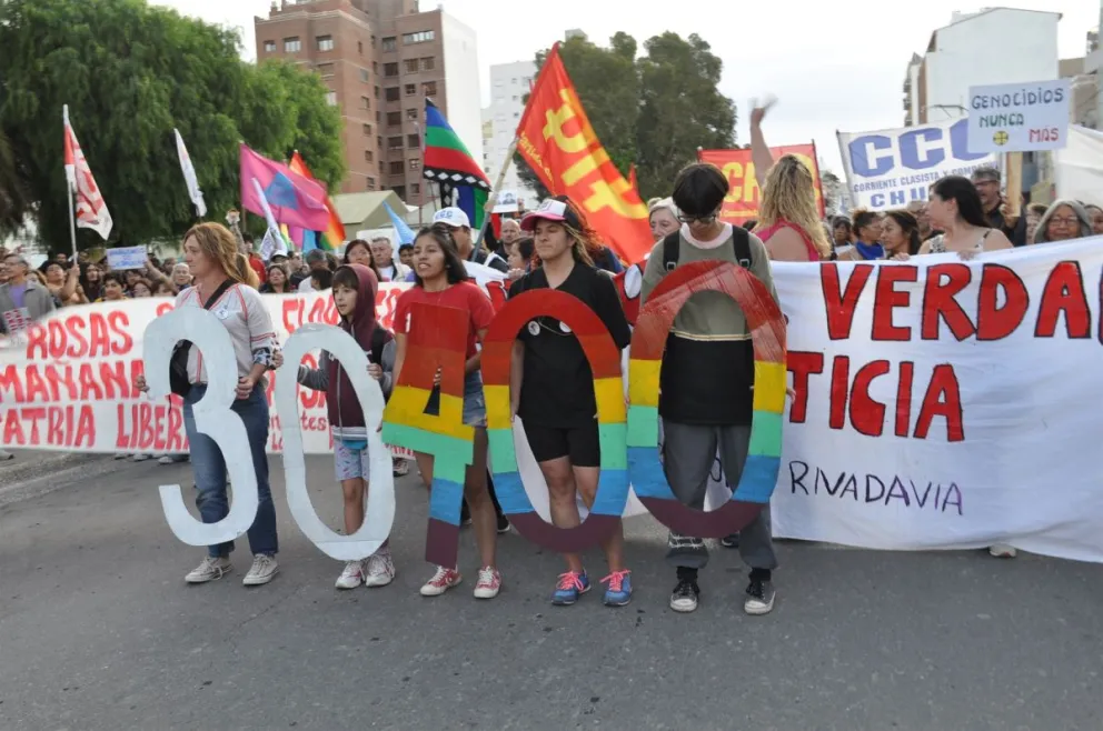 En Comodoro también se marchó por la Memoria, la Verdad y la Justicia, a 49 años del golpe cívico-militar