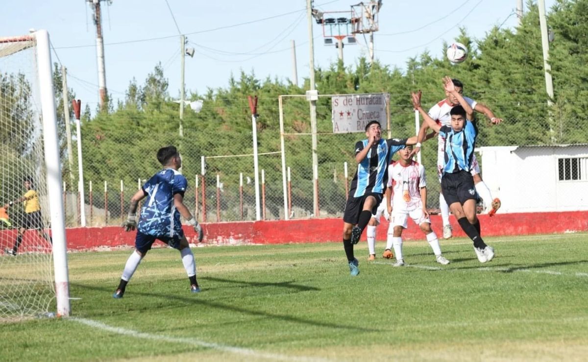 Triplete de Ledesma y set para Huracán