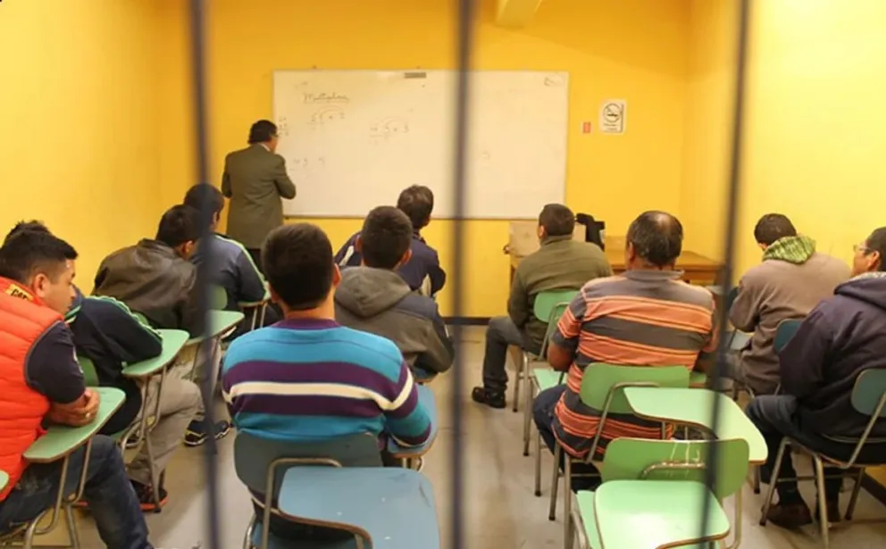 Prohíben los centros de estudiantes en cárceles federales