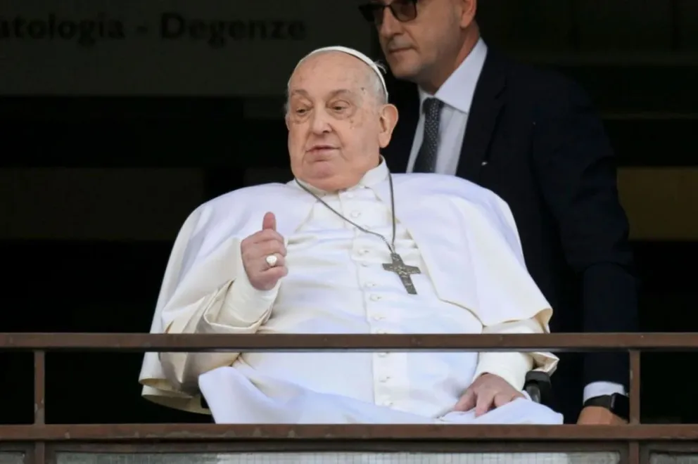 El médico del papa Francisco reveló la gravedad de su estado