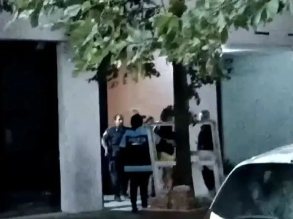 Se atrincheró y amenazó con matar a su esposa e hijos
