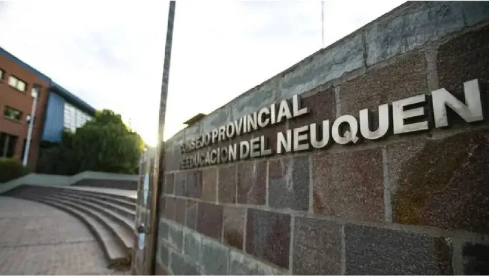 Escándalo en Neuquén: denuncian a un director de escuela por abuso sexual y hostigamiento 