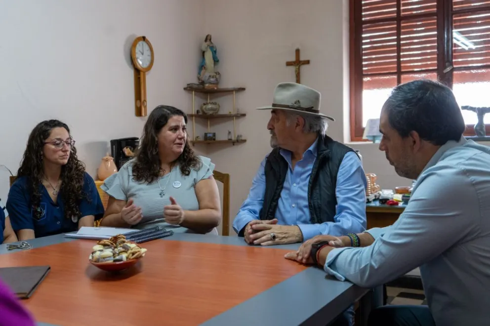 Othar visitó el Instituto María Auxiliadora que conmemora sus 100 años
