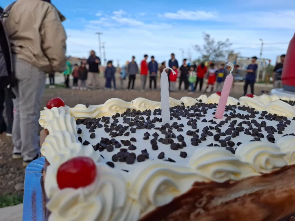 Pies en el Barrio impulsa a la comunidad a colaborar para poder celebrar los cumple mes en Comipa