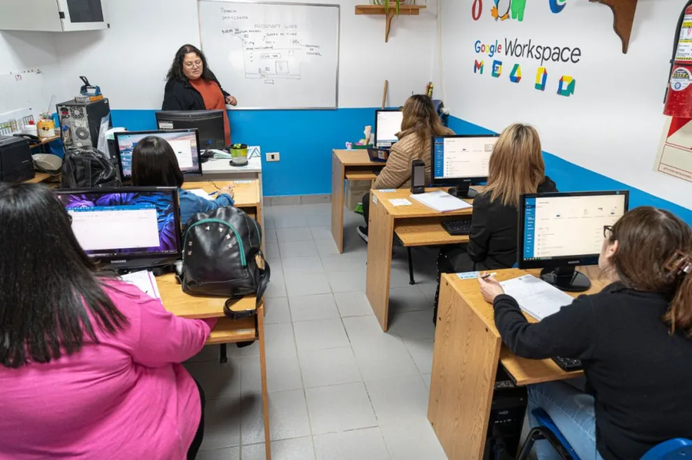 Dan inicio a las inscripciones para los cursos en los Centros Tecnológicos Comunitarios