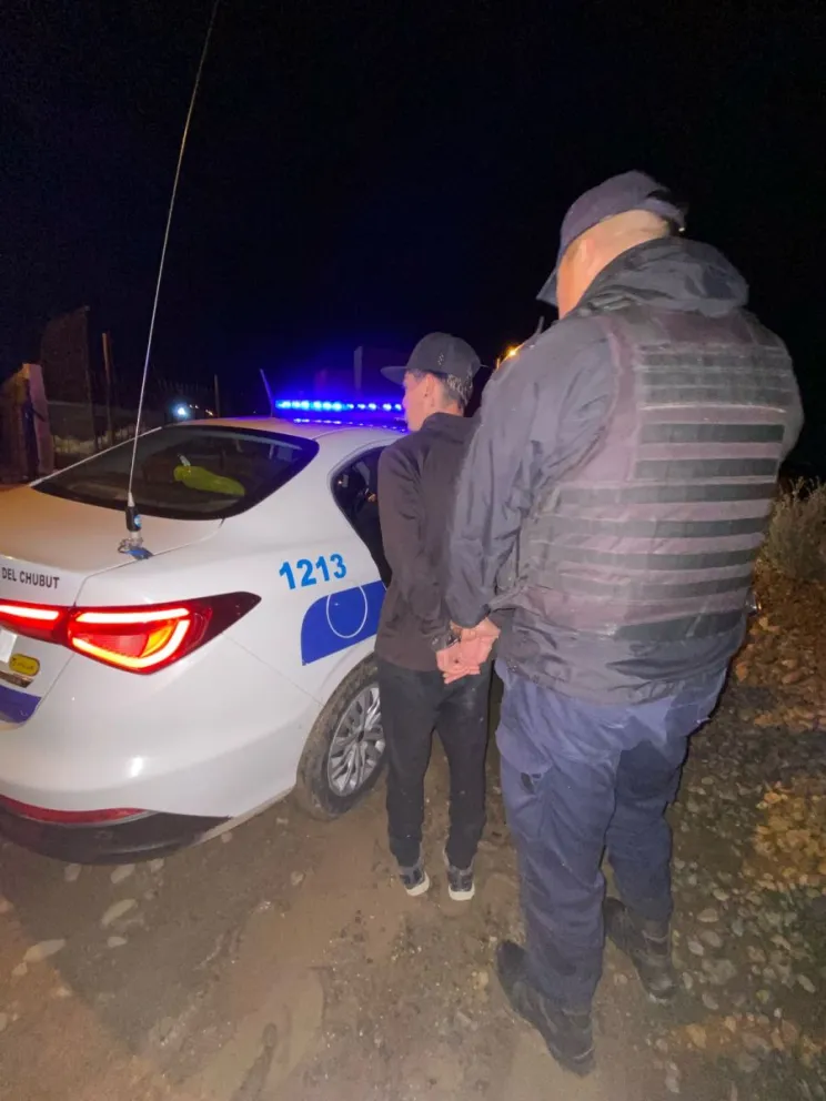 Detienen a un hombre con pedido de captura tras un inusual pedido de agua caliente