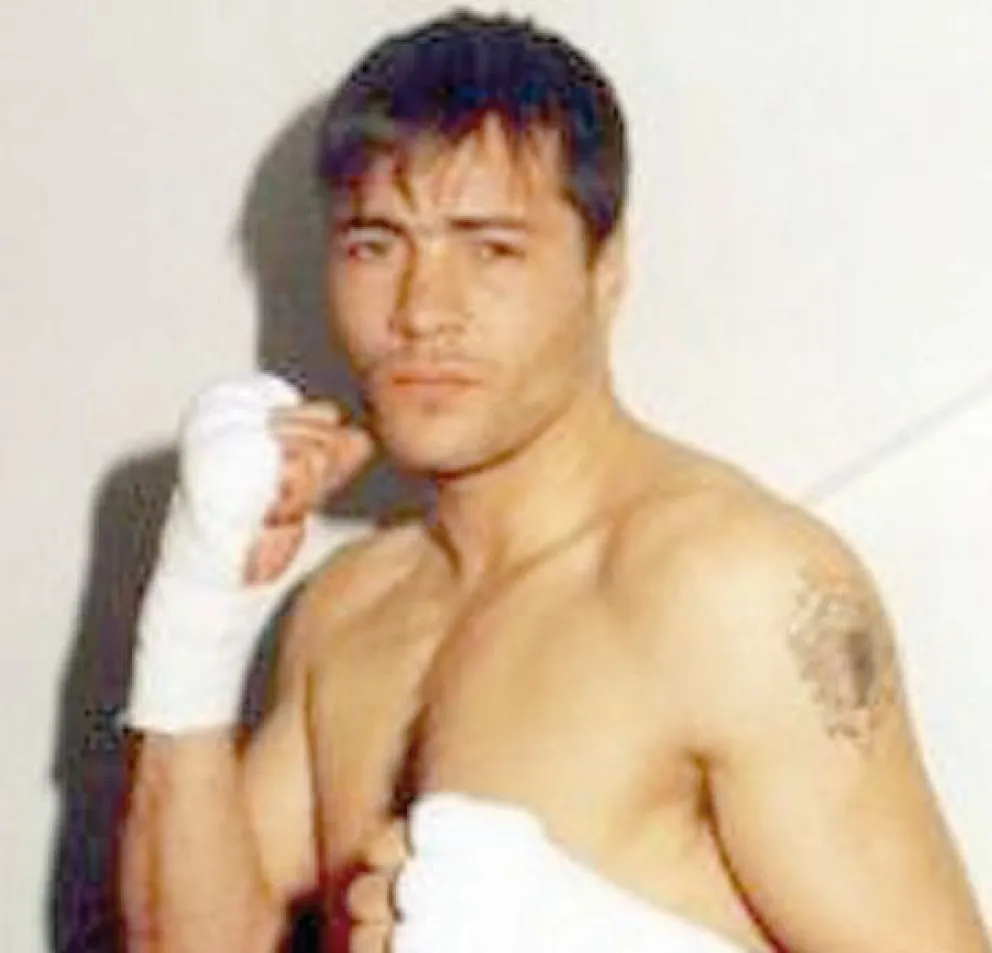 El ex boxeador Matthyse lesionado en un choque en su moto contra un automóvil