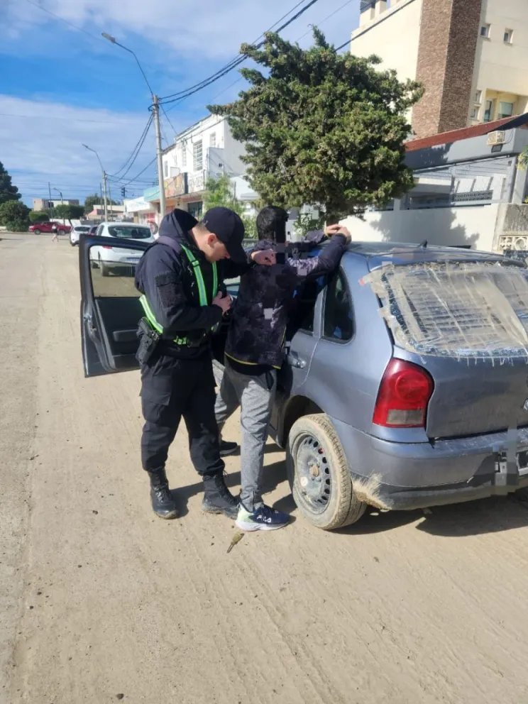 Detienen a un hombre con un inhibidor de señal 