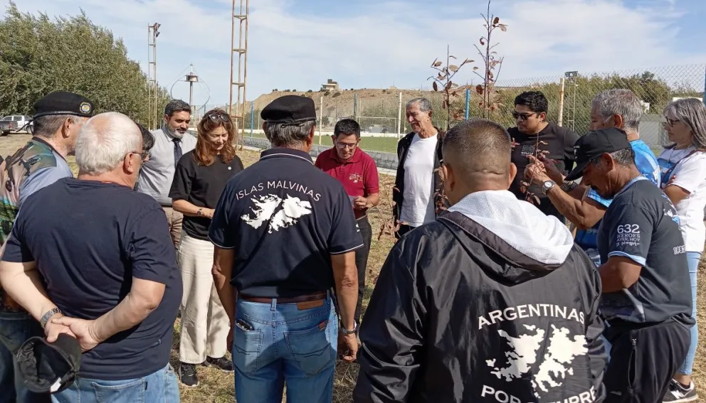 Malvinas: la UNPSJB finaliza la plantación de árboles en homenaje a los veteranos
