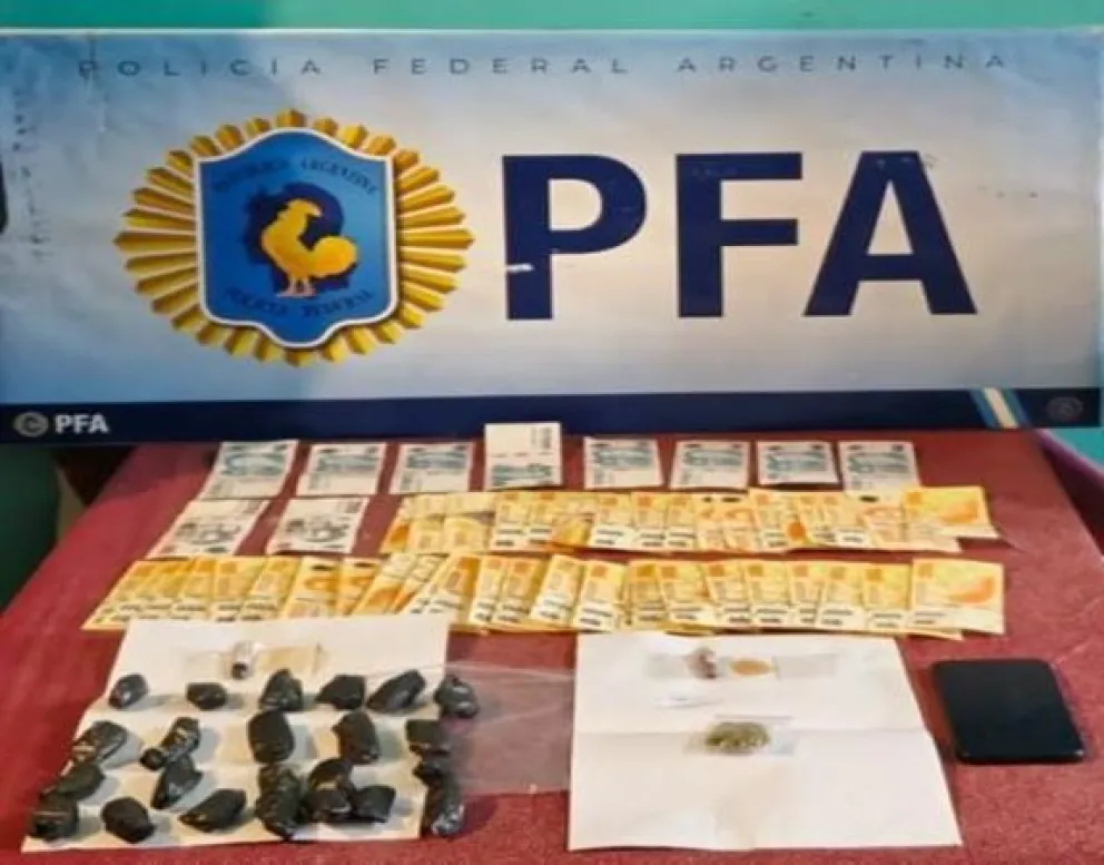 La Policía Federal desarticuló red de narcomenudeo en Puerto Deseado: secuestraron marihuana, armas y dinero  