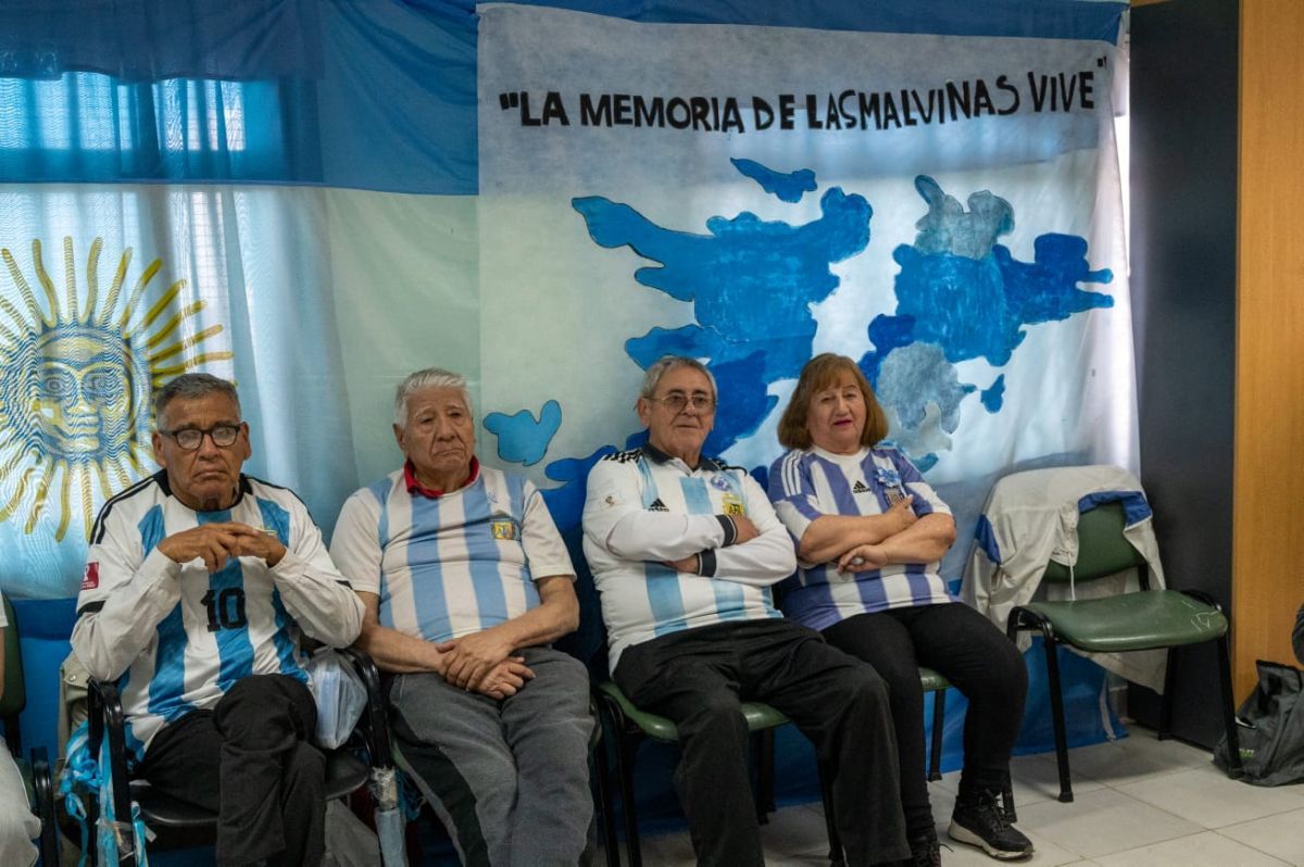 Adultos mayores homenajearon a los Héroes de Malvinas