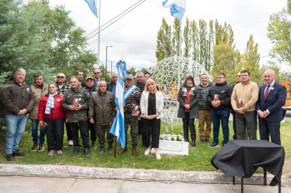 Emotivo acto por el Día del Veterano y de los Caídos en la Guerra de Malvinas en Gaiman