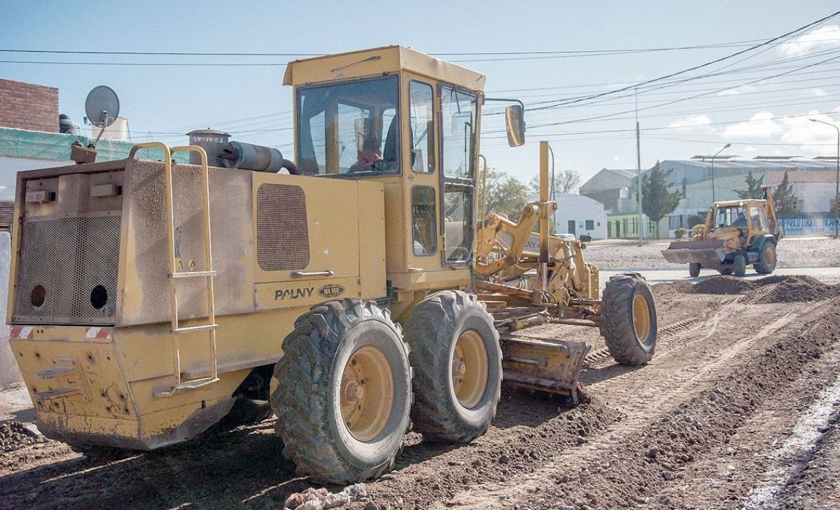Rawson: Obras públicas municipales inició la obra de adoquinado en calles del Área 12